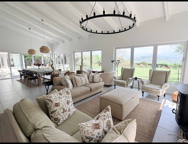 3 BEDROOM FREEHOLD FOR SALE IN UNDERBERG